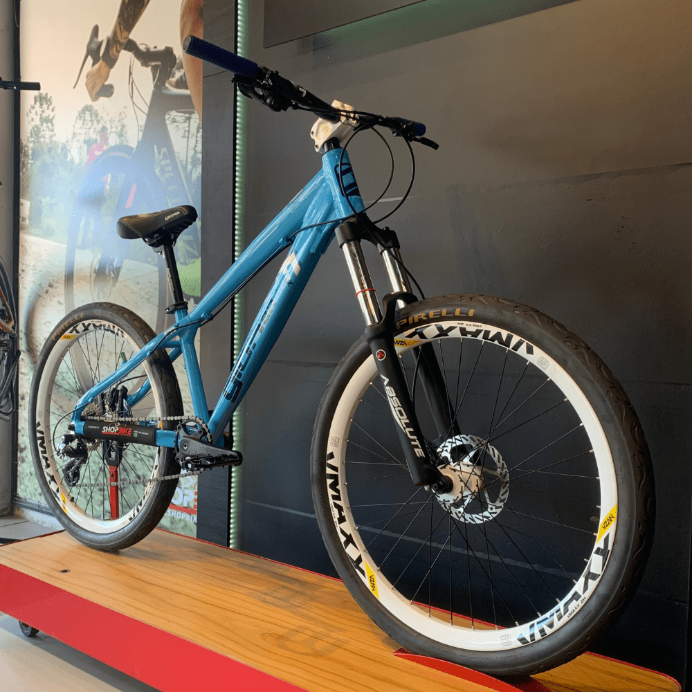 Marca KATHMANDU HYBRID ONE 625o :usado em :tamanho, bike de grau