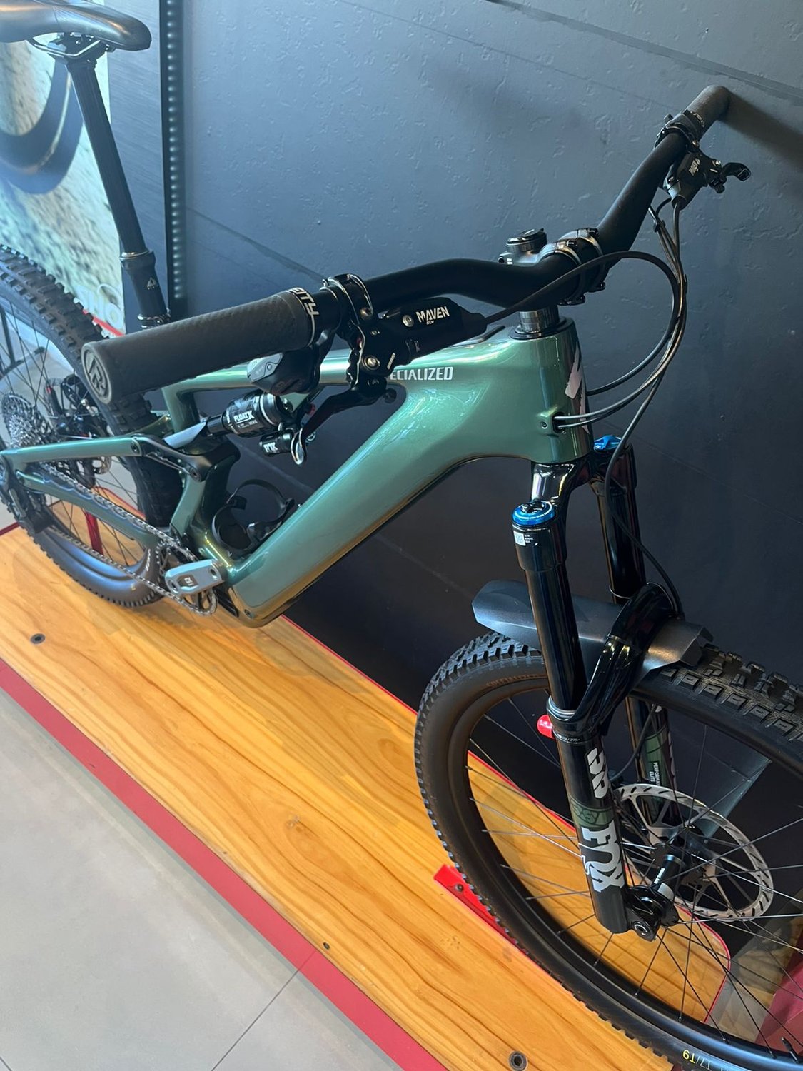 Bicicleta Specialized Turbo Levo G4 Expert Aro 29 Sram GX T-Type 12v 2024 Verde Seminova