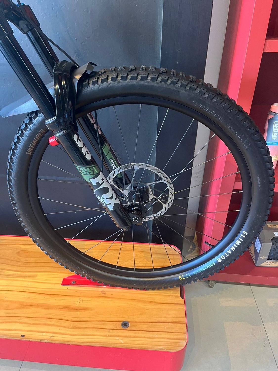 Bicicleta Specialized Turbo Levo G4 Expert Aro 29 Sram GX T-Type 12v 2024 Verde Seminova