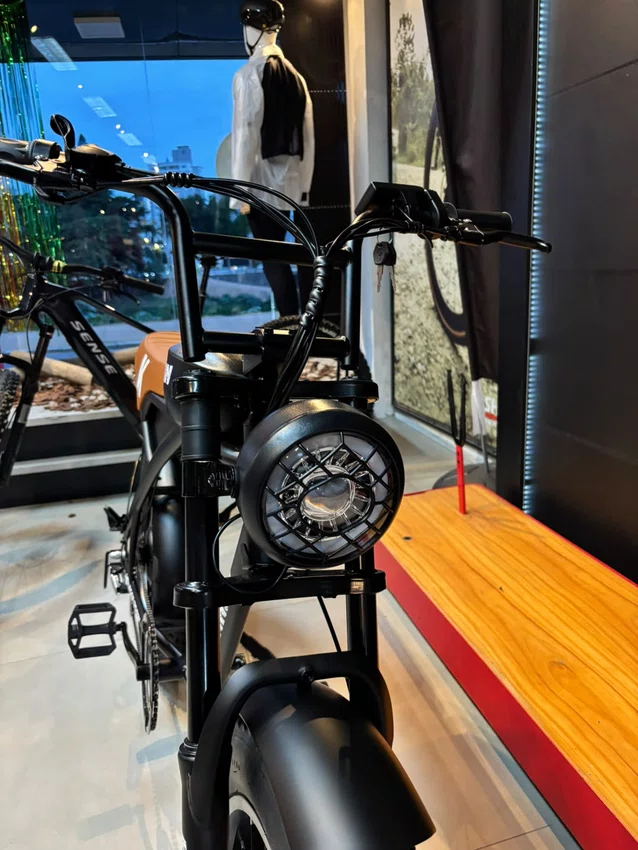 Bicicleta a20 eletrica konann 750w preto/ branca