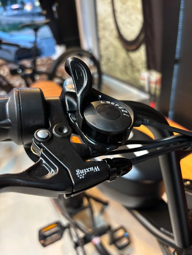 Bicicleta a20 eletrica konann 750w preto/laranja