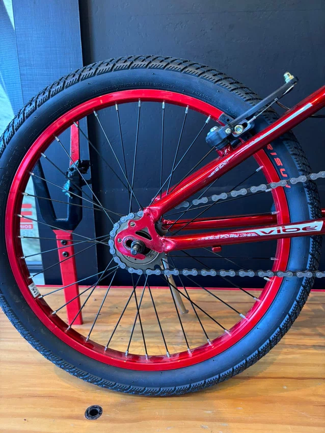 Bicicleta A20 Vibe Cross Vermelha/Branca