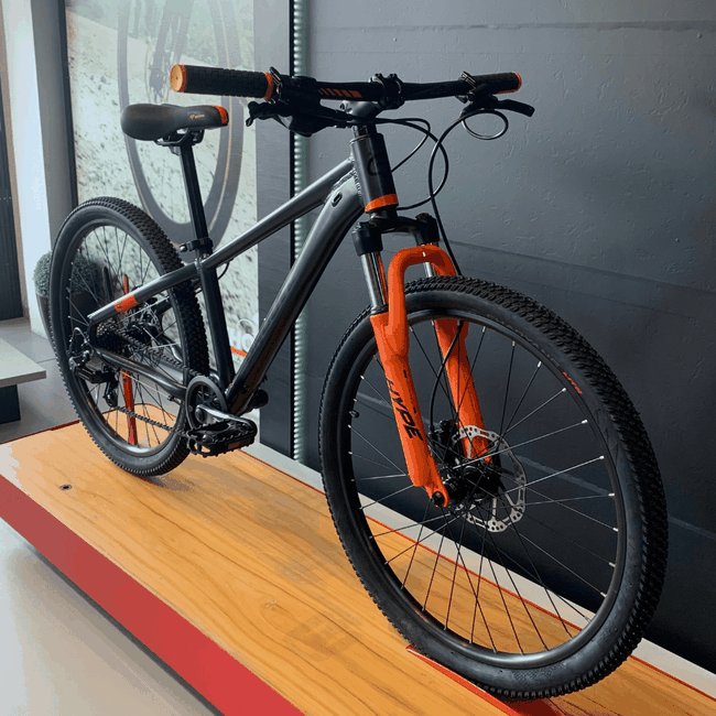 Bicicleta Groove Hype JR MD Aro 24 Tourney 7v 2023 Grafite e Laranja e Preto