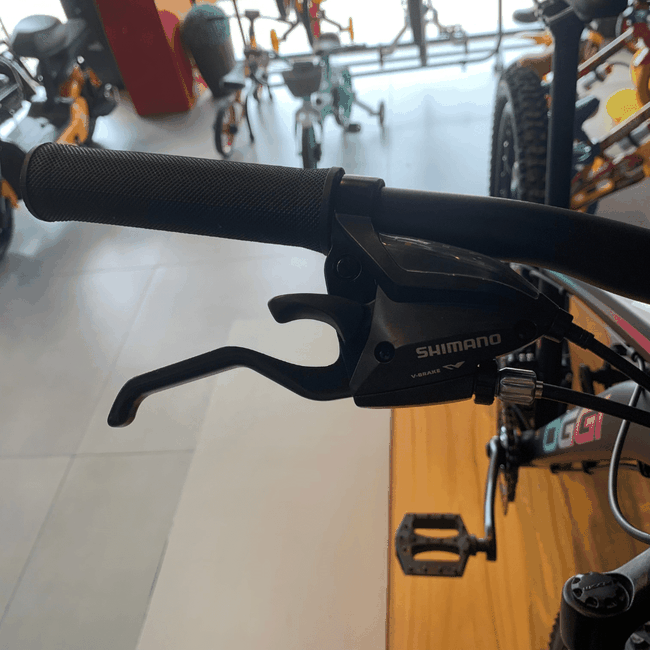 Bicicleta Oggi Hacker Aro 24 Tourney 21v Preto e Pink e Azul