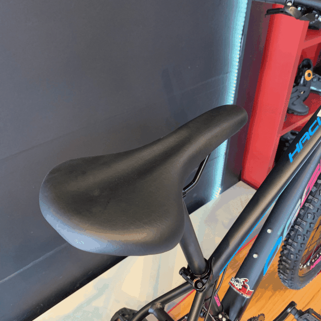 Bicicleta Oggi Hacker Aro 24 Tourney 21v Preto e Pink e Azul