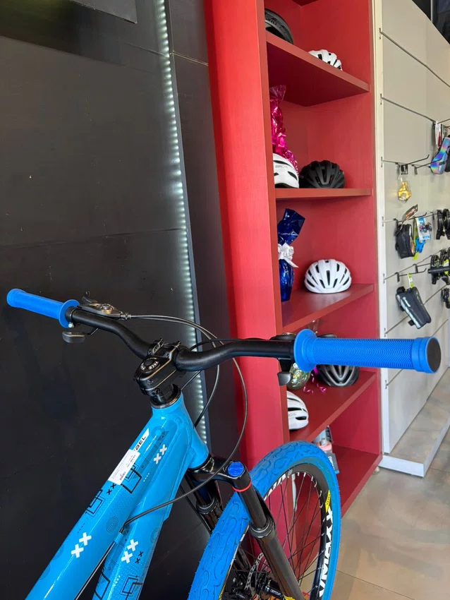 Bicicleta A26 GTA Rebel Shimano 21v Azul/Branco