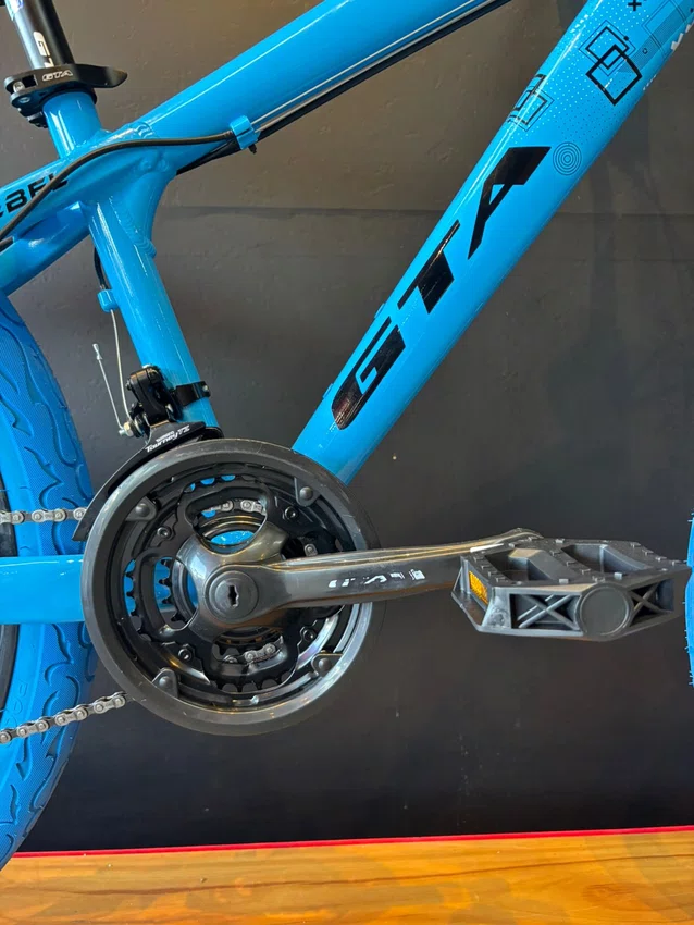 Bicicleta A26 GTA Rebel Shimano 21v Azul/Branco