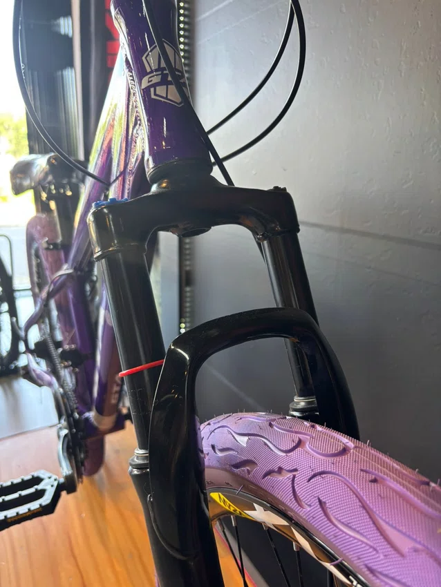 Bicicleta A26 GTA Shimano 21v Violeta/Branco