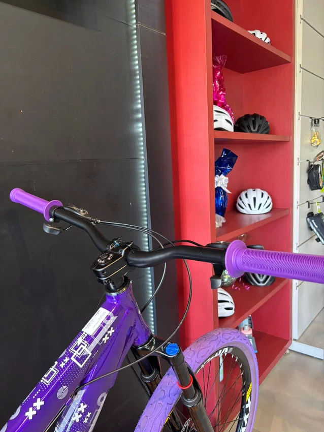 Bicicleta A26 GTA Shimano 21v Violeta/Branco