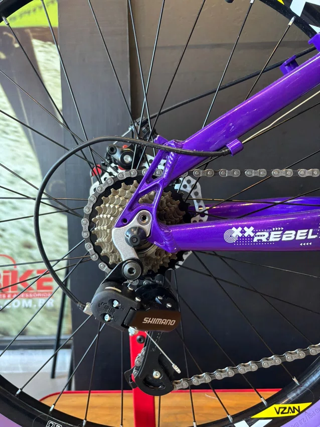Bicicleta A26 GTA Shimano 21v Violeta/Branco