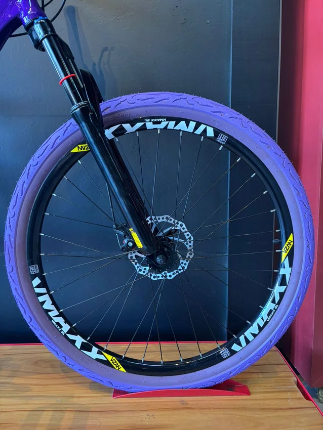 Bicicleta A26 GTA Shimano 21v Violeta/Branco