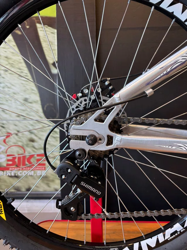 Bicicleta A26 Hupi Naja V10 2026 Shimano Tourney 21v – Prata/Branco/Roxo