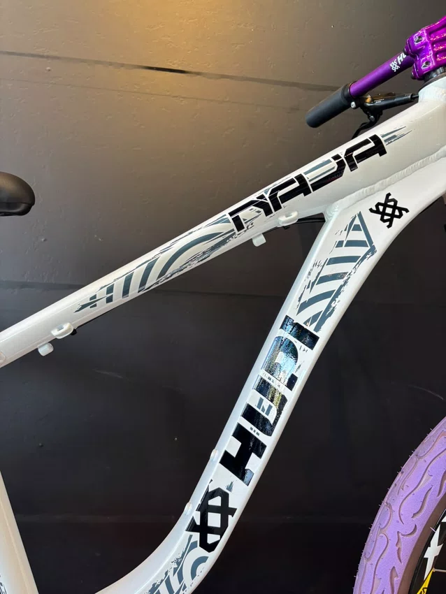 Bicicleta A26 Hupi Naja V10 Kit Single Branca/Preto