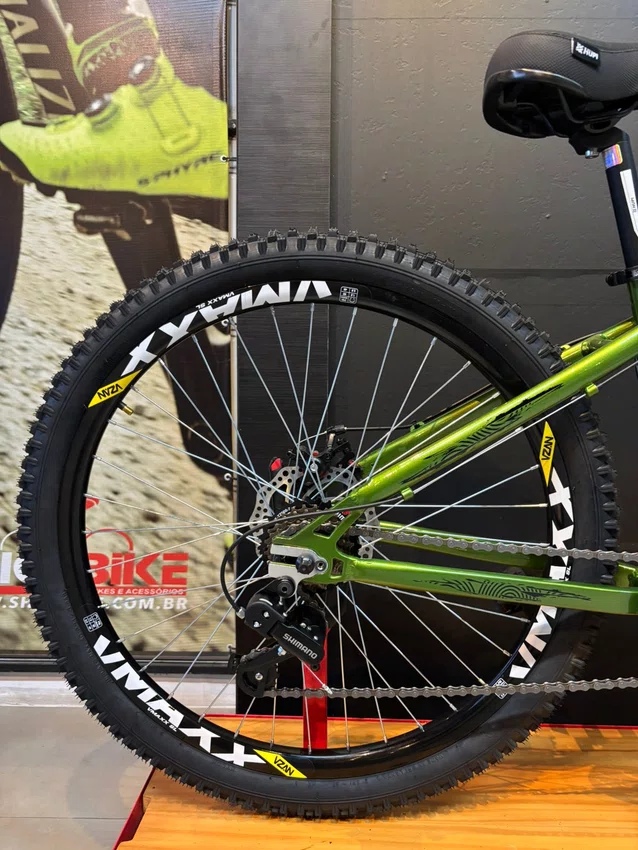 Bicicleta a26 hupi naja v10 shimano tourney 21v verde/branco/preto
