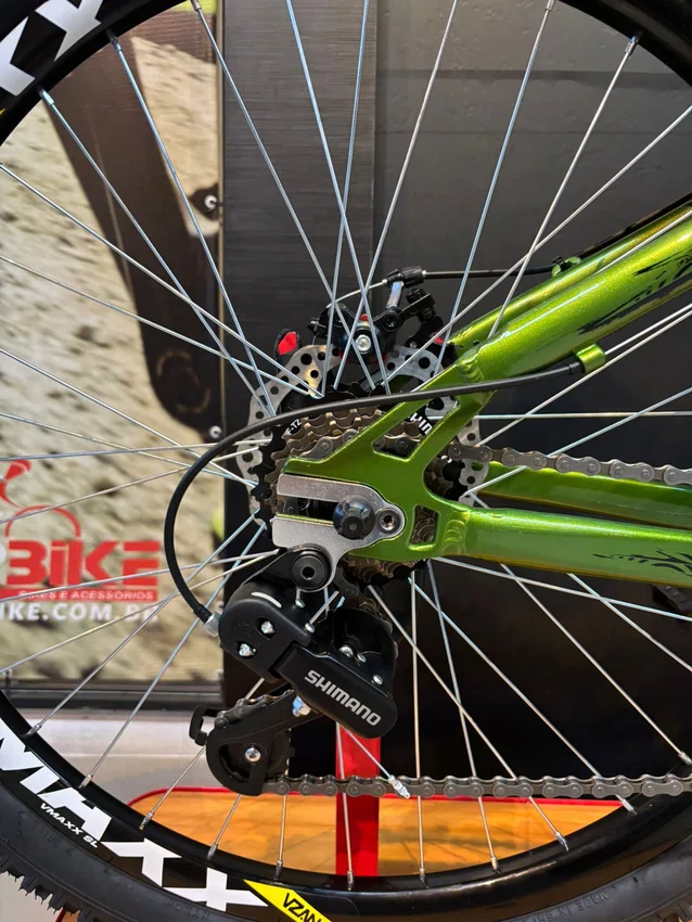 Bicicleta a26 hupi naja v10 shimano tourney 21v verde/branco/preto