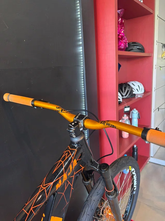 Bicicleta A26 Hupi Naja V9 Kit Single Preto/Laranja