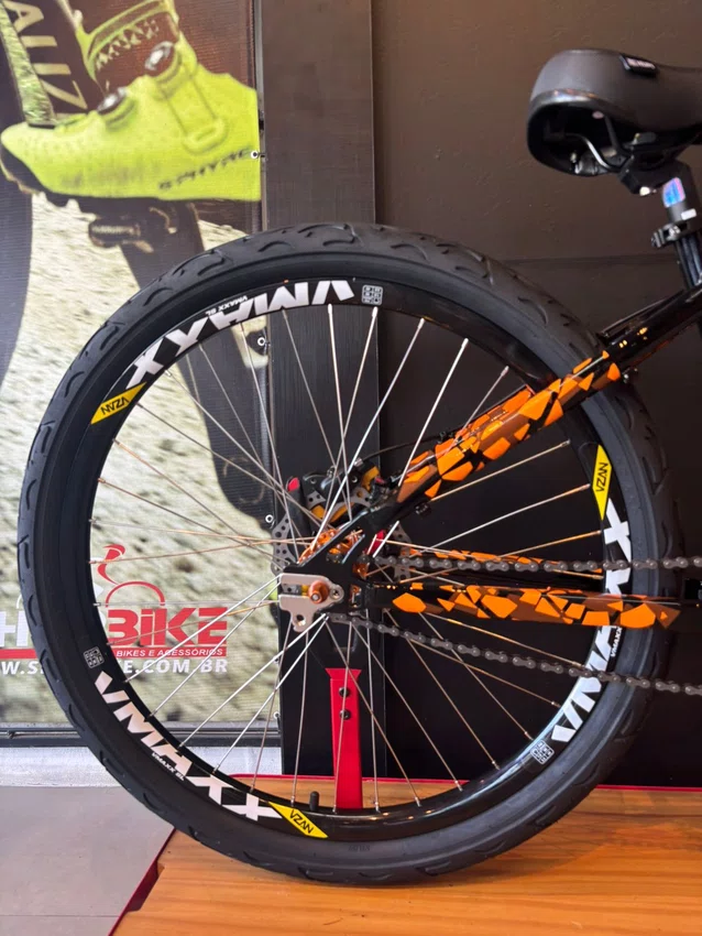 Bicicleta A26 Hupi Naja V9 Kit Single Preto/Laranja