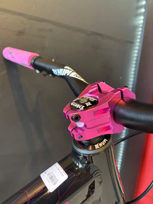 Bicicleta a26 hupi naja v9 single preto/rosa