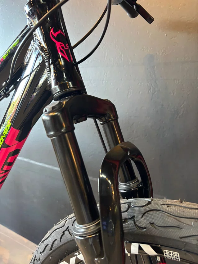 Bicicleta a26 viking tuff 44 peak 21v preta/verde/rosa