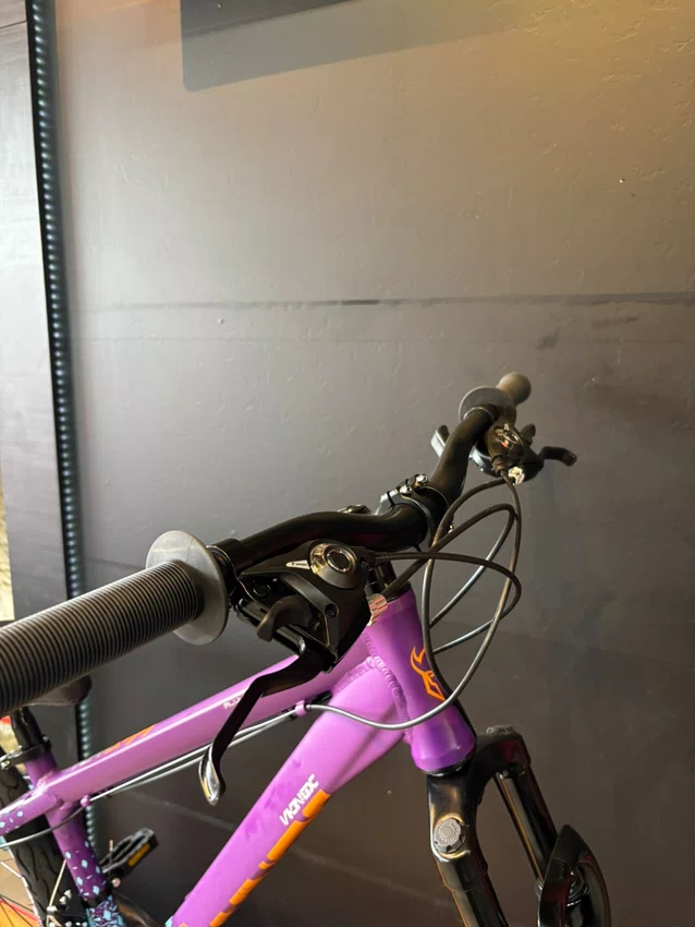 Bicicleta a26 viking tuff-44 peak 21v roxa/azul/laranja