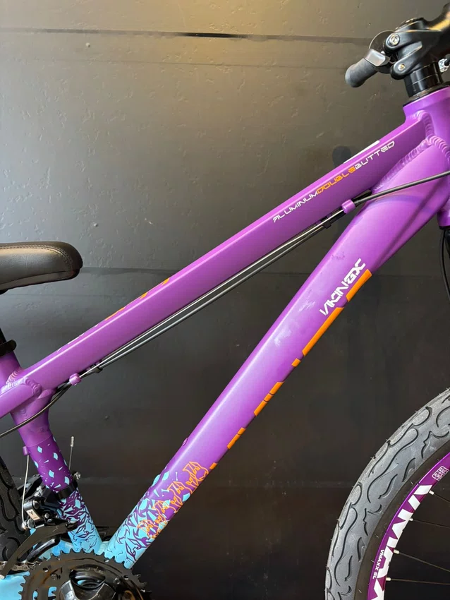 Bicicleta a26 viking tuff-44 peak 21v roxa/azul/laranja
