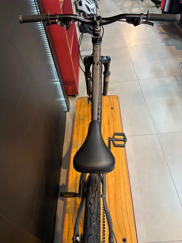 Bicicleta A26 Viking-x Tuff25 Roda Livre Barulhenta Freio Mecanico Grafite/Preto