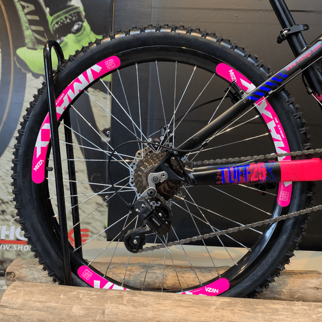Bicicleta VikingX Tuff 25 Aro 26 Tourney 21v Preto e Rosa