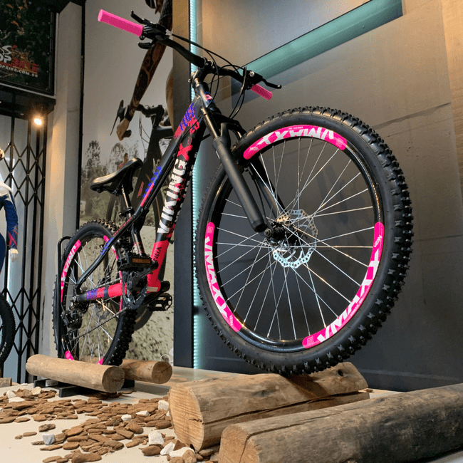 Bicicleta VikingX Tuff 25 Aro 26 Tourney 21v Preto e Rosa