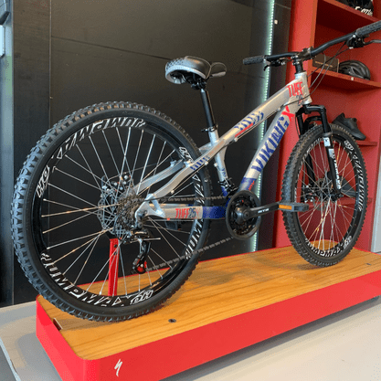 Bicicleta Vikingx Tuff 25  Aro 26 Tourney TZ 21v Prata e Azul