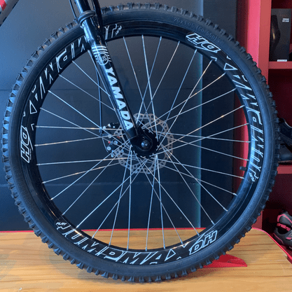 Bicicleta Vikingx Tuff 25  Aro 26 Tourney TZ 21v Prata e Azul