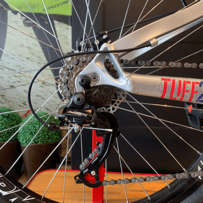 Bicicleta Vikingx Tuff 25  Aro 26 Tourney TZ 21v Prata e Azul