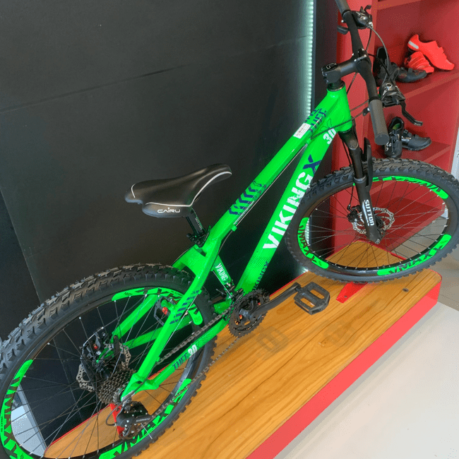 Bicicleta Vikingx Tuff 30 Aro 26 Shimano 21v Verde e Branco e Azul