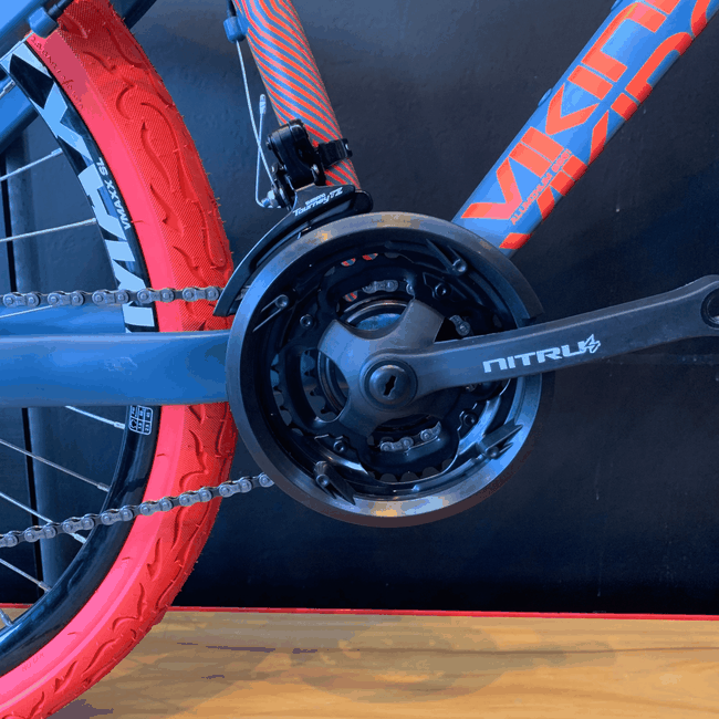 Bicicleta Vikingx Tuff X-35 Shimano 21V com Roda Laranja e Guidão Vermelho Aro 26 Azul Petróleo e Laranja