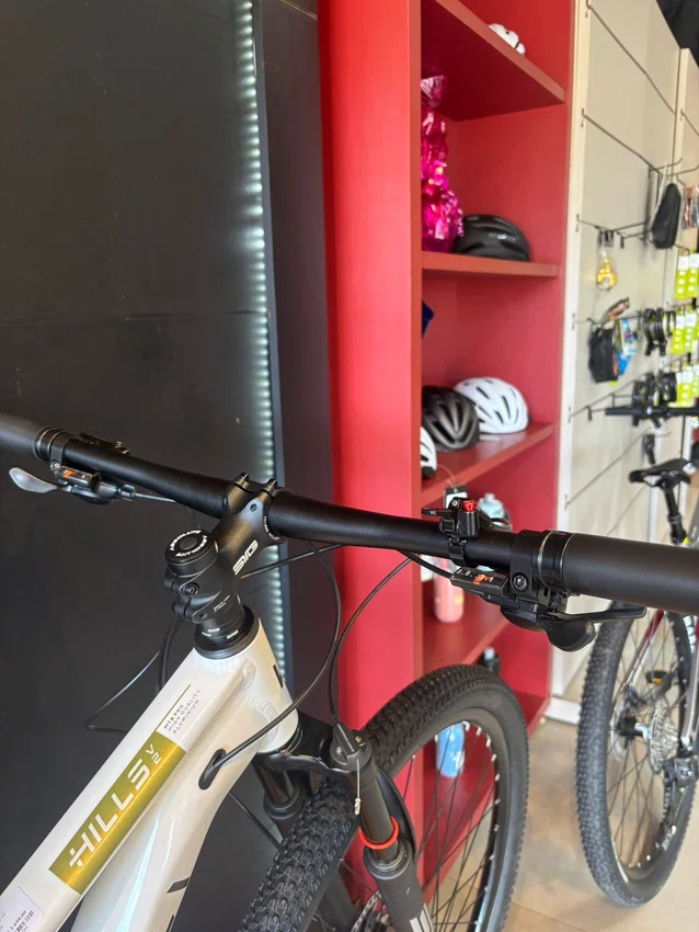 Bicicleta a29 colli hills g2 shimano acera 16v branco/dourado/preto