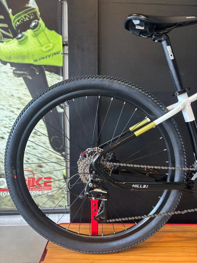 Bicicleta a29 colli hills g2 shimano acera 16v branco/dourado/preto