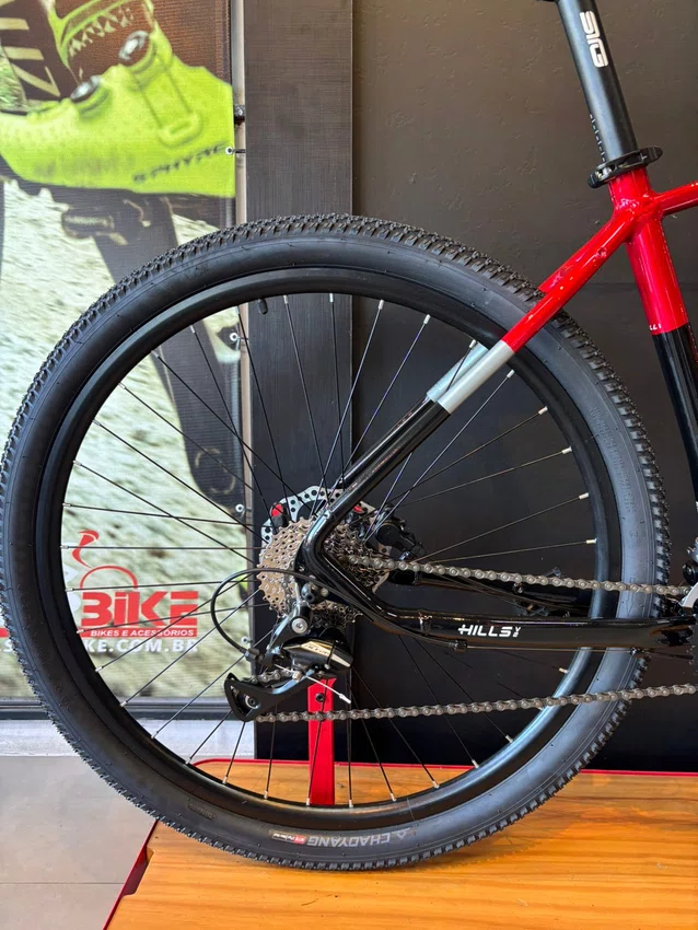 Bicicleta a29 colli hills g2 shimano acera 16v vermelho/prata/preto