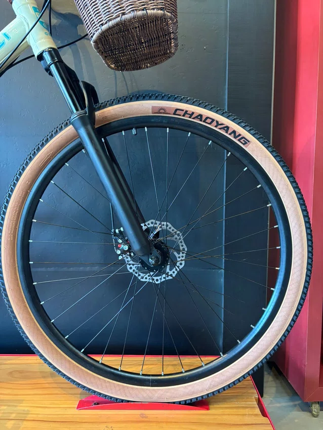 Bicicleta a29 colli monique shimano 21v bege (retro)