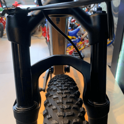 Bicicleta Oggi Agile Sport Carbon Aro 29 Deore 12v 2023 Azul e Vermelho
