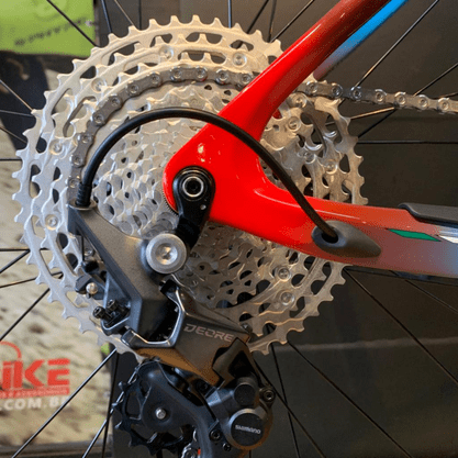 Bicicleta Oggi Agile Sport Carbon Aro 29 Deore 12v 2023 Azul e Vermelho