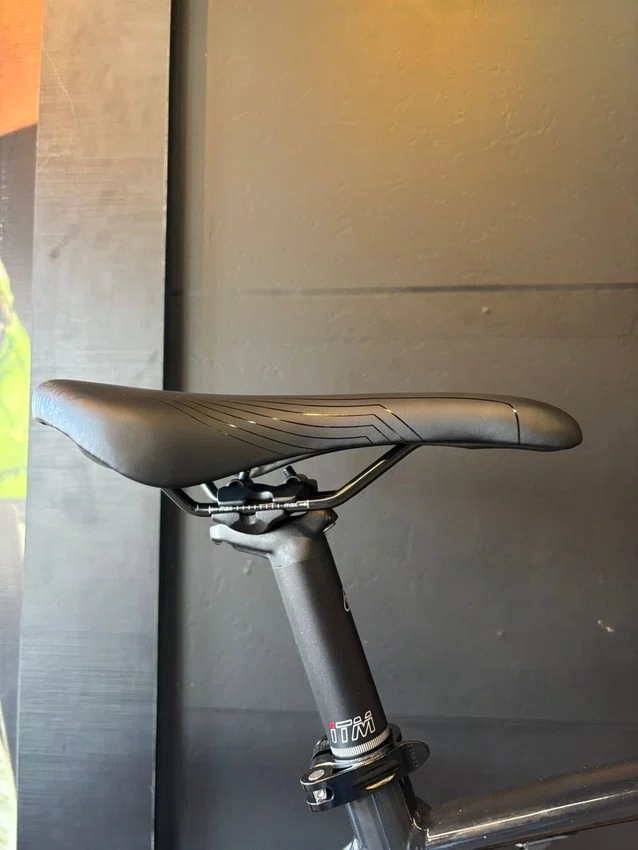 Bicicleta a29 oggi big wheel 7.0 2026 shimano cues 10v preto/laranja/cinza