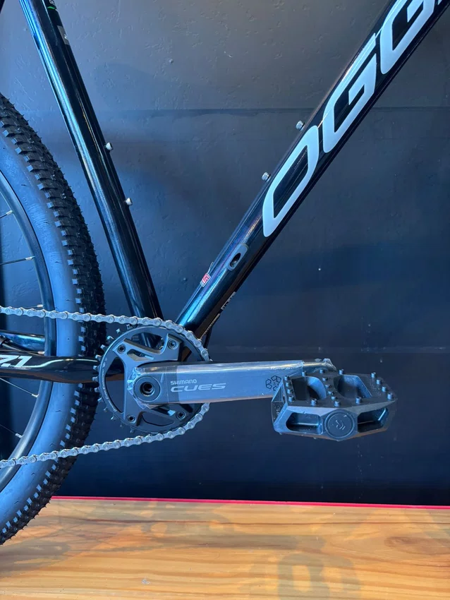 Bicicleta a29 oggi big wheel 7.0 2026 shimano cues 10v preto/laranja/cinza