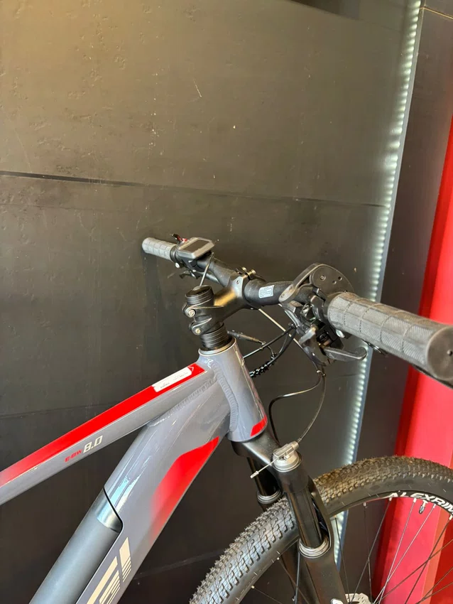 Bicicleta a29 oggi big wheel 8.0 8v cinza/vermelho