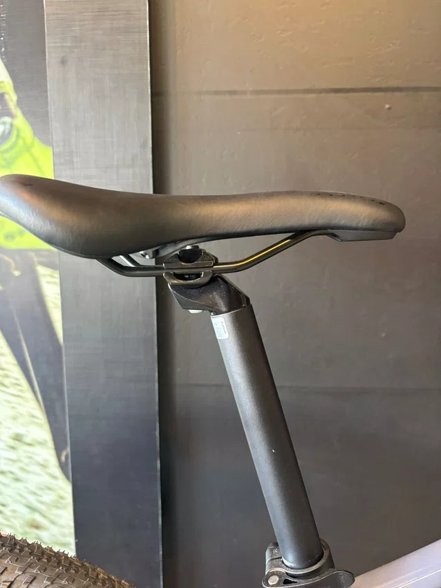 Bicicleta a29 oggi big wheel 8.0 8v cinza/vermelho