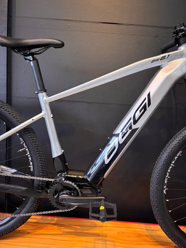 Bicicleta A29 Oggi Big Wheel 8.1 2027 Cues 9V Prata/Preto