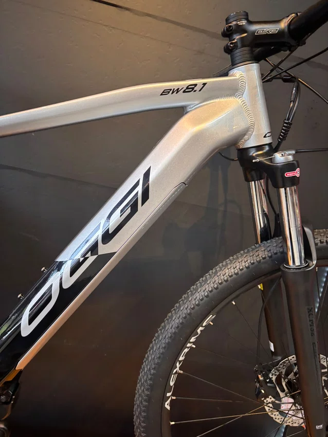 Bicicleta A29 Oggi Big Wheel 8.1 2027 Cues 9V Prata/Preto