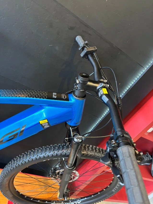 Bicicleta a29 oggi big wheel 8.2 2026 cues 10v azul/preto