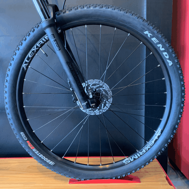 Bicicleta Oggi Bigwheel 7.2 2024 Aro 29 Deore 10v Preto e Amarelo e Cinza