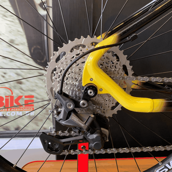 Bicicleta Oggi Bigwheel 7.2 2024 Aro 29 Deore 10v Preto e Amarelo e Cinza