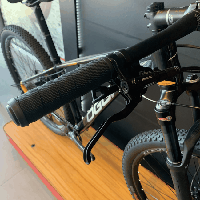 Bicicleta Oggi Bigwheel 7.2 2024 Aro 29 Deore 10v Preto e Amarelo e Cinza