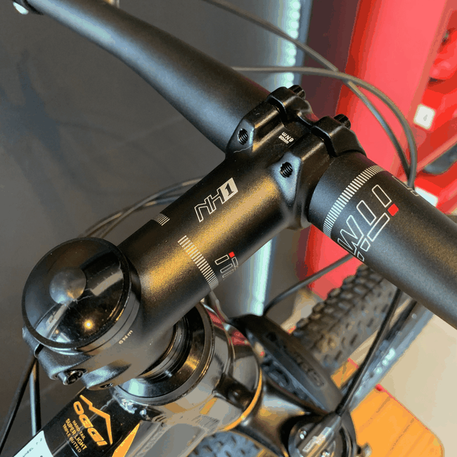 Bicicleta Oggi Bigwheel 7.2 2024 Aro 29 Deore 10v Preto e Amarelo e Cinza